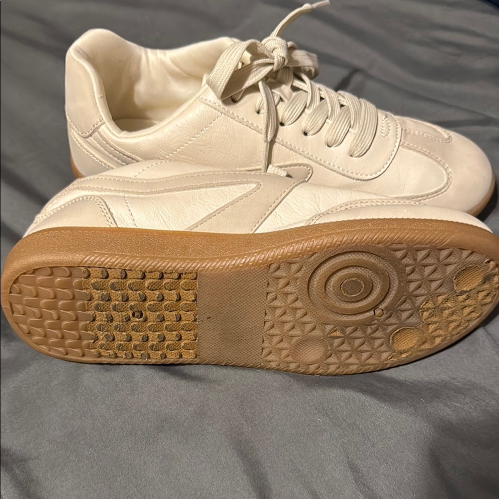 DV by Dolce Vita Cream Chunky Athletic Shoes